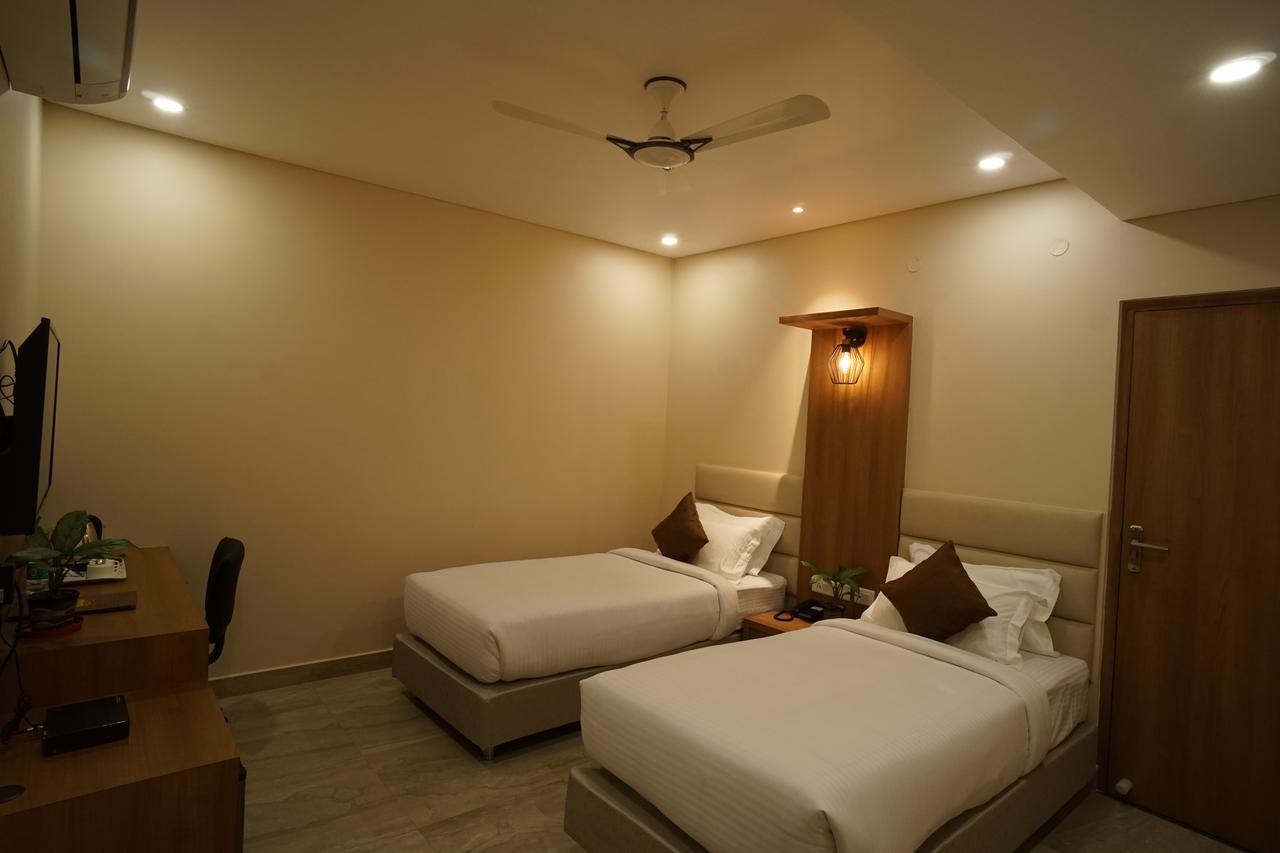 Hotel Shree Kanha Residency Allāhābād Junction Kültér fotó
