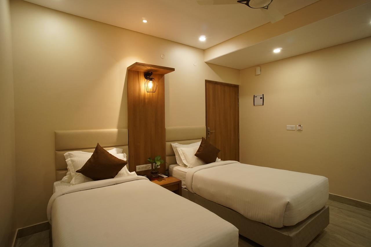 Hotel Shree Kanha Residency Allāhābād Junction Kültér fotó